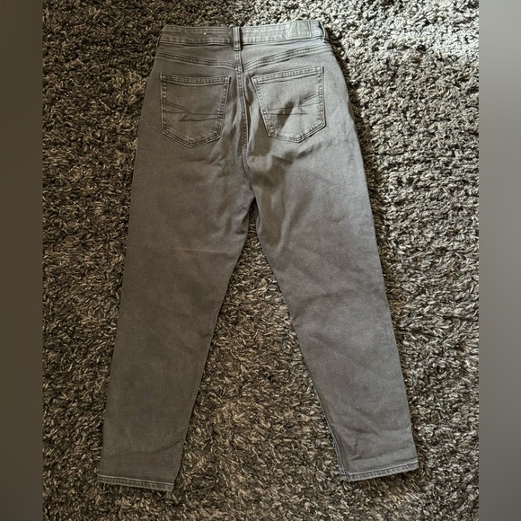 AE Mom jeans. Size 4 Short. Soft black. - Picture 6 of 9